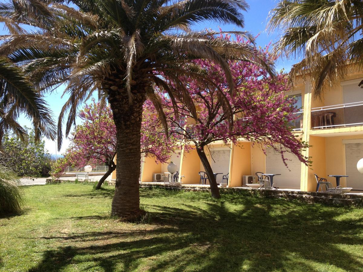 Hotel Restaurant La Garenne Tresserre Exterior foto